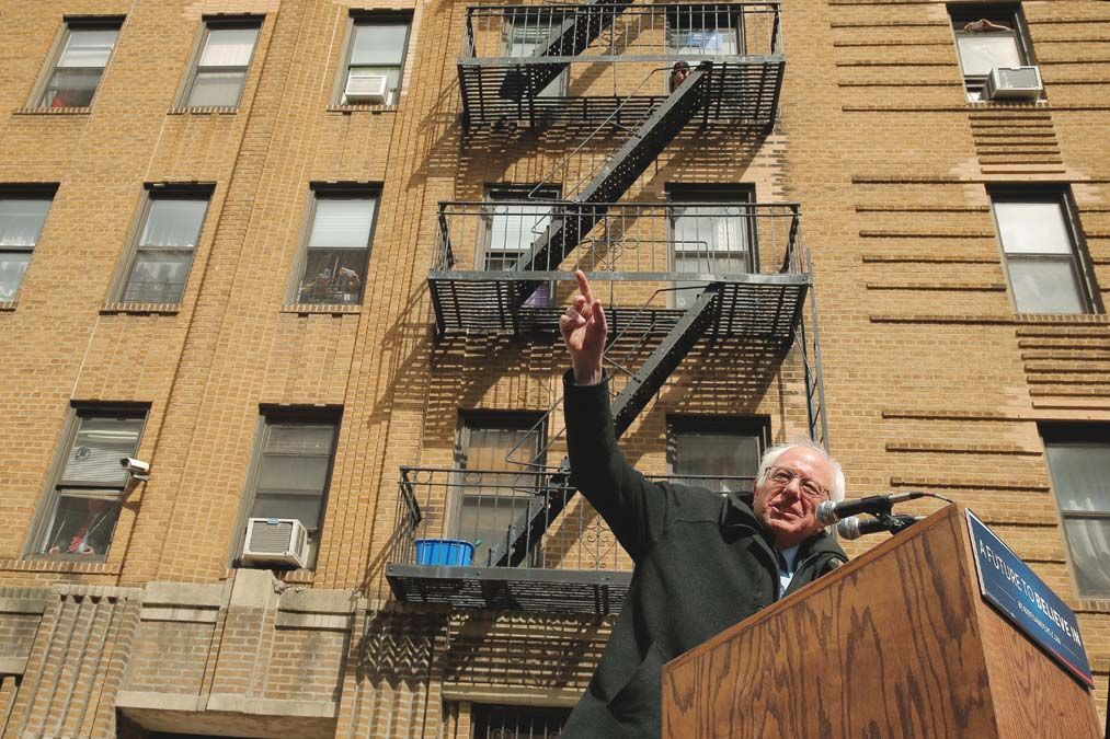 Sanders 2016-ban brooklyni szülőháza előtt kampányol.<br>Fotó: REUTERS / Brian Snyder TPX IMAGES OF THE DAY, Reuters Marketplace - Reuters Pictures Archive