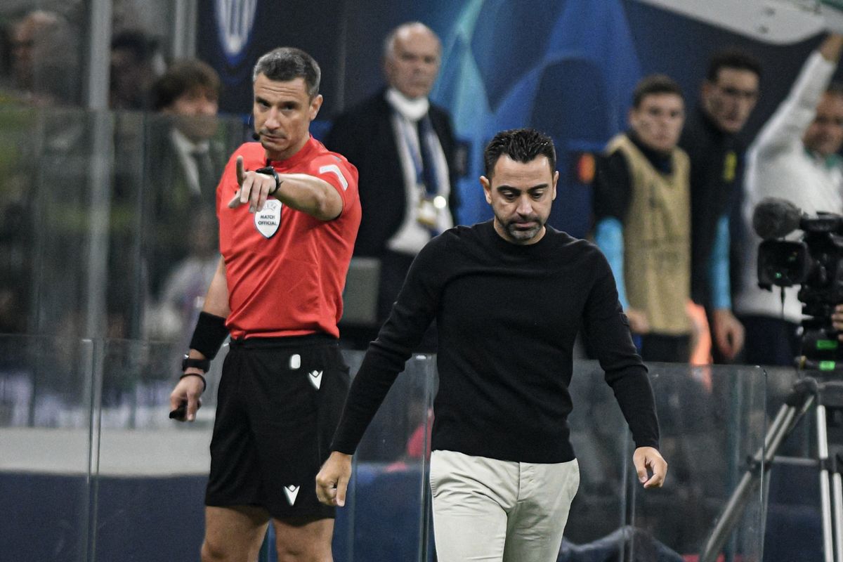 Vicnic játékvezető és Xavi többször is konfliktusba került a mérkőzés során Fotó: AFP