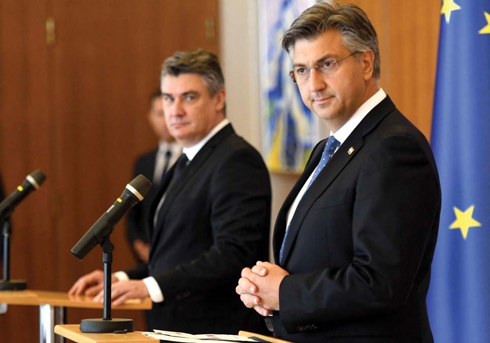 Két dudás, egy csárda: Zoran Milanović elnök és Andrej Plenković kormányfő 2020-ban <br> Fotó: AFP / Denis Lovrovic