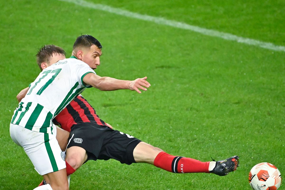 A képen: A Fradi lebirkózta ellenfelét, harcos mérkőzésen megérdemelten győzött. Fotó: MTI/Koszticsák Szilárd