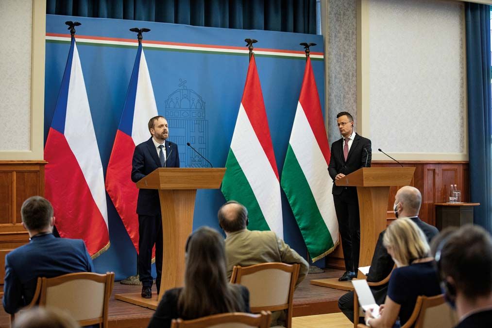 A cseh és a magyar külügyminiszter május 11-én megállapodott a védettségi igazolványok kölcsönös elismeréséről. <br> Fotó: Mátrai Dávid