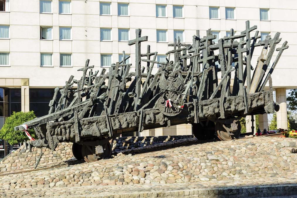 A Szovjetunióba elhurcolt lengyelek emlékműve Varsóban <br> Fotó: Shutterstock