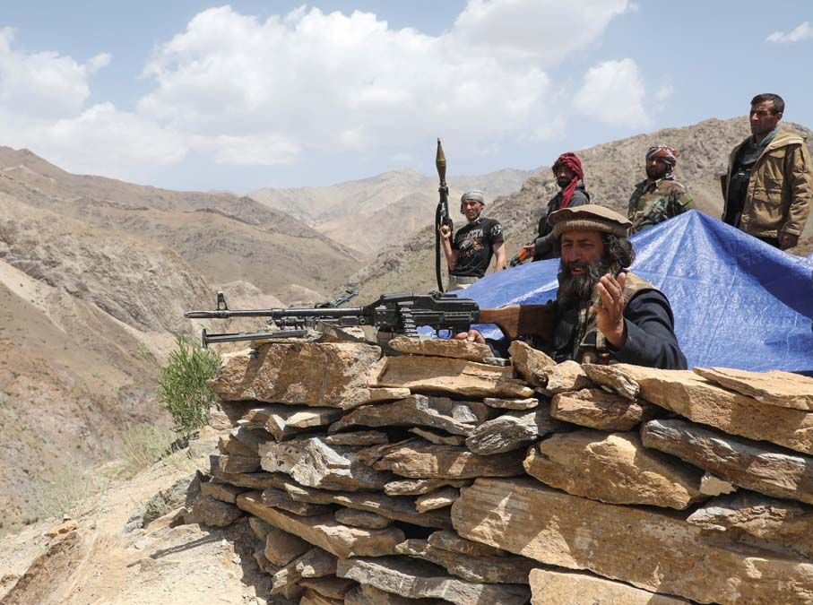 Akik maradnak: tálibellenes harcosok Parván tartományban június végén. <br> Fotó: REUTERS / Omar Sobhani