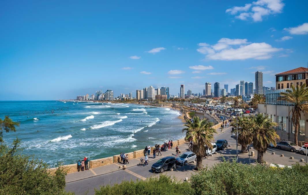 Tel-Avivban felhőkarcoló-negyed nőtt ki a földből <br> Fotó: Shutterstock