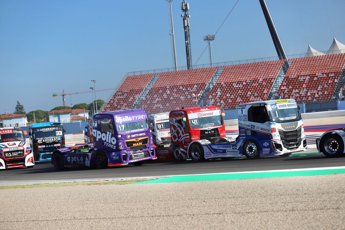 A képen: A Révész Racing kamionja (41) úton az Európa-bajnoki győzelem felé. Fotó: Kiss Norbert Média