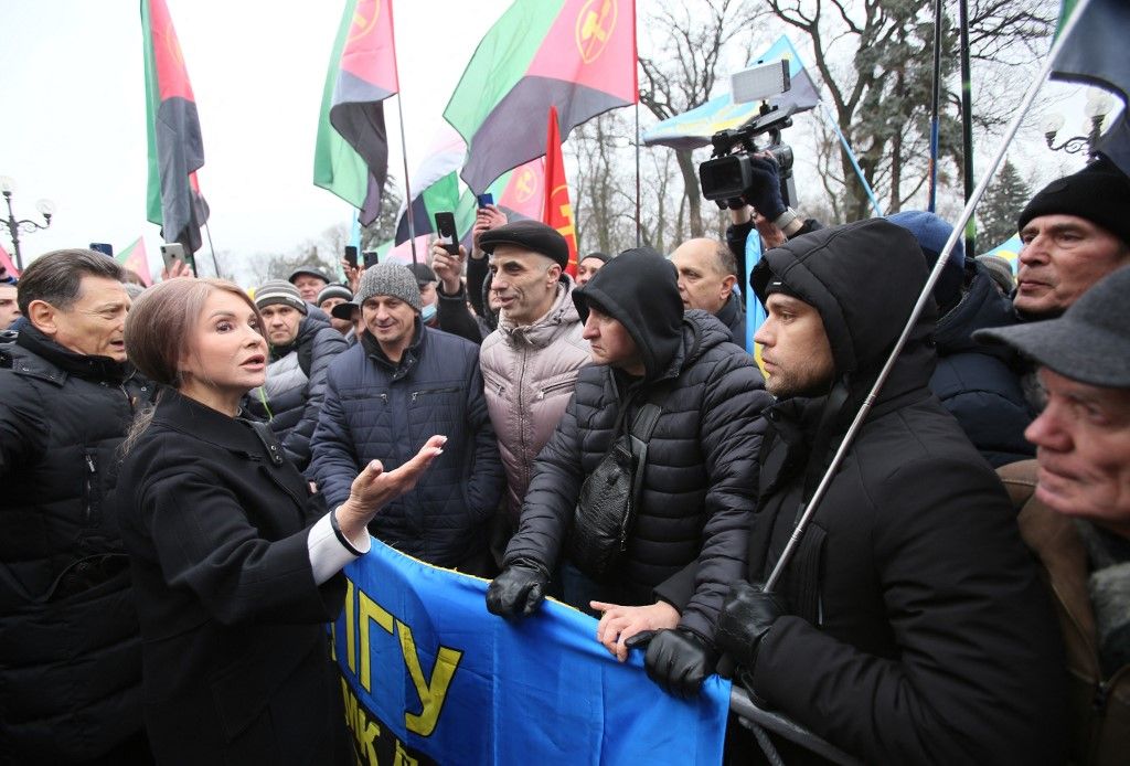 A védjegyévé vált hajfonat nélkül alig ismerni meg: Julija Timosenko egy kijevi bányásztüntetésen, tavaly decemberben. Fotó: Stringer / Sputnik / Sputnik via AFP