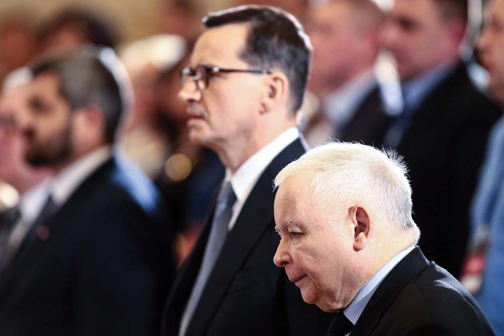 Jaroslaw Kaczyński és Mateusz Morawiecki: az új háborús idők lengyel vezetői <br> Fotó: Shutterstock