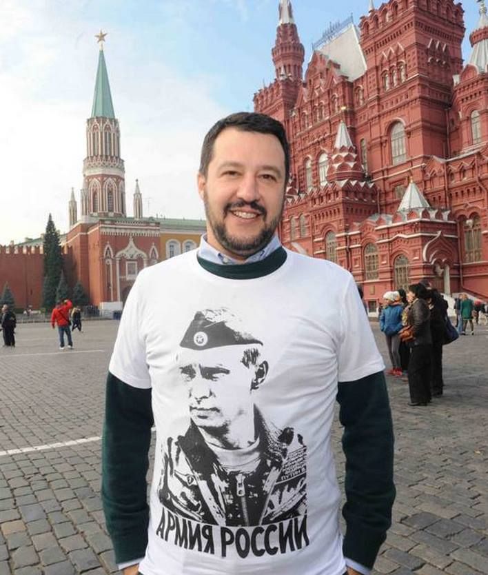 Büszkén feszít putyinos pólójában Salvini 2018-ban. Fotó: Facebook / Matteo Salvini