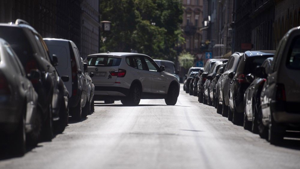 Újbudán 1,8 milliárd forint parkolási bevételre számítanak idén, többre, mint a korábbiakban (Fotó: MTI/Balogh Zoltán)
