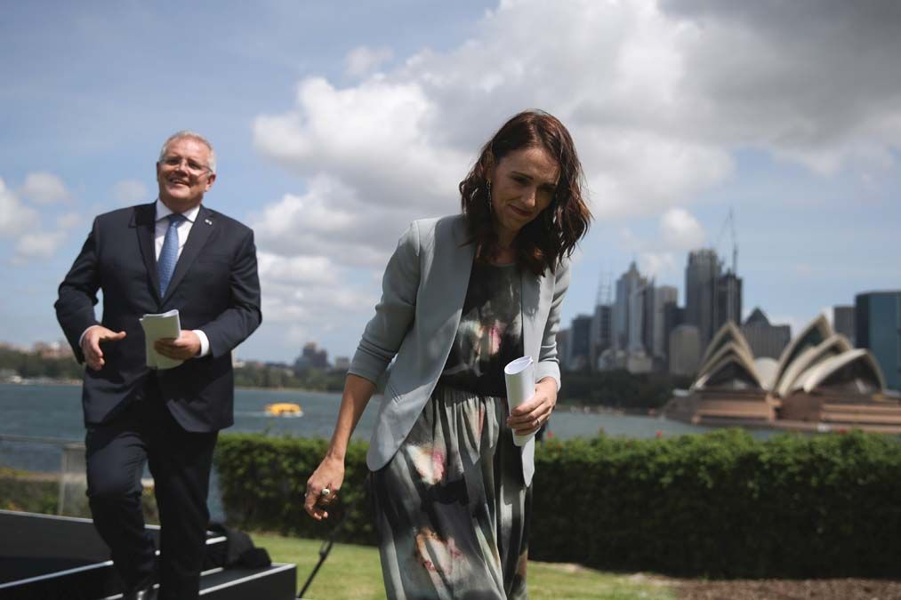 Scott Morrison ausztrál és Jacinda Ardern  új-zélandi kormányfő egy februári találkozón.<br>Fotó: REUTERS / Loren Elliott