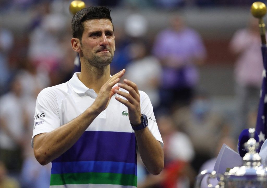 Novak Djokovic megköszöni New Yorknak, hogy élete legfontosabb (végül elvesztett) meccsén életében először rajongva mellette állt egy nyugati közönség. <br> Fotó: Kena Betancur / AFP