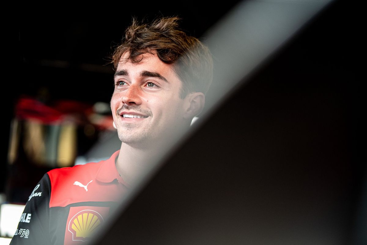 A képen:  Leclerc év elején még a bajnokság legesélyesebbjének tűnt, most viszont örülhet, hogy a másik helyen végzett (Fotó: Scuderia Ferrari Press Office)