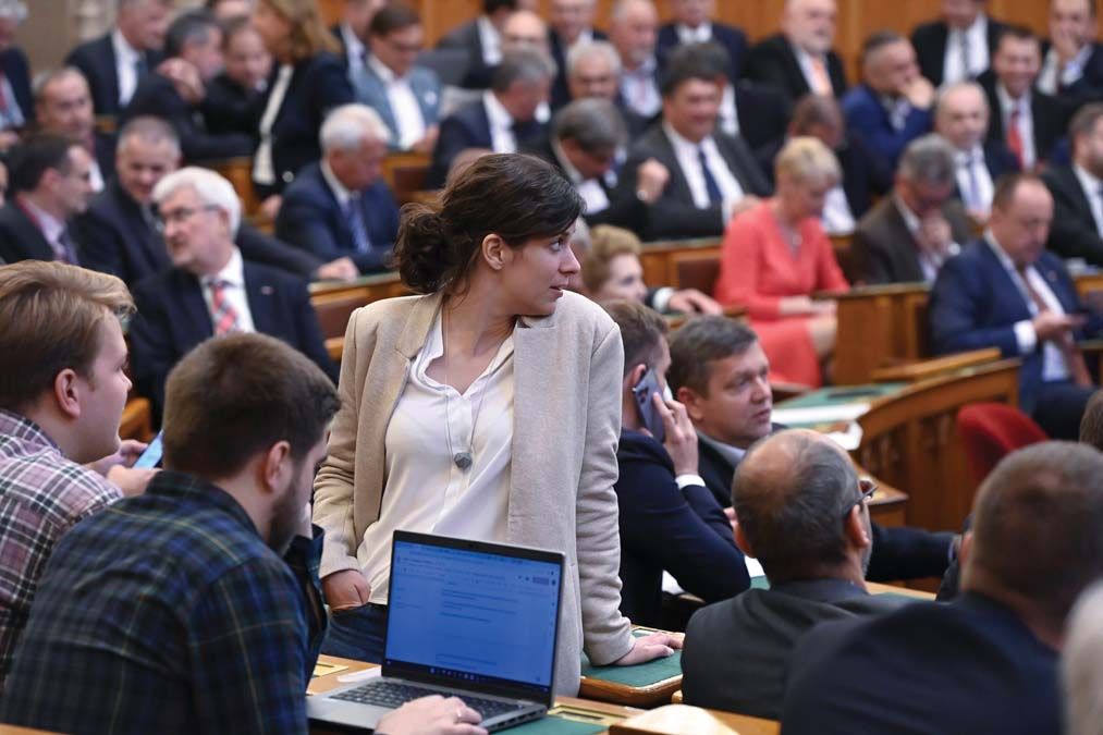 Parlamenti mandátumot szerző önkormányzati képviselői utódlásán vitatkozik a Momentum a DK-val <br> Fotó: MTI / Koszticsák Szilárd