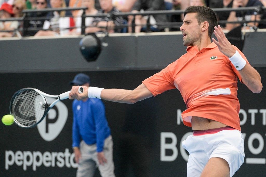 Novak Djokovics, aki végre újra játszhatott Ausztráliában, az Adelaide-i tornán. Fotó: Brenton EDWARDS / AFP