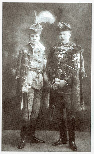 Esterházy Pál és édesapja. Fotó: Wikipédia