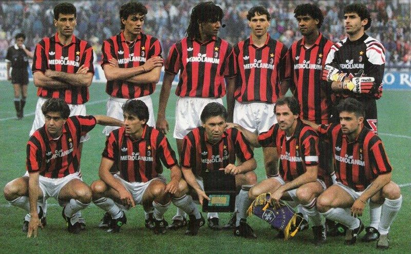 Carlo Ancelotti a kezdőcsapatban Fabio Capello AC Milánjában, az 1991/92-es szezonban: Gullit és Van Basten előtt, Baresi jobbján. Fotó: archív