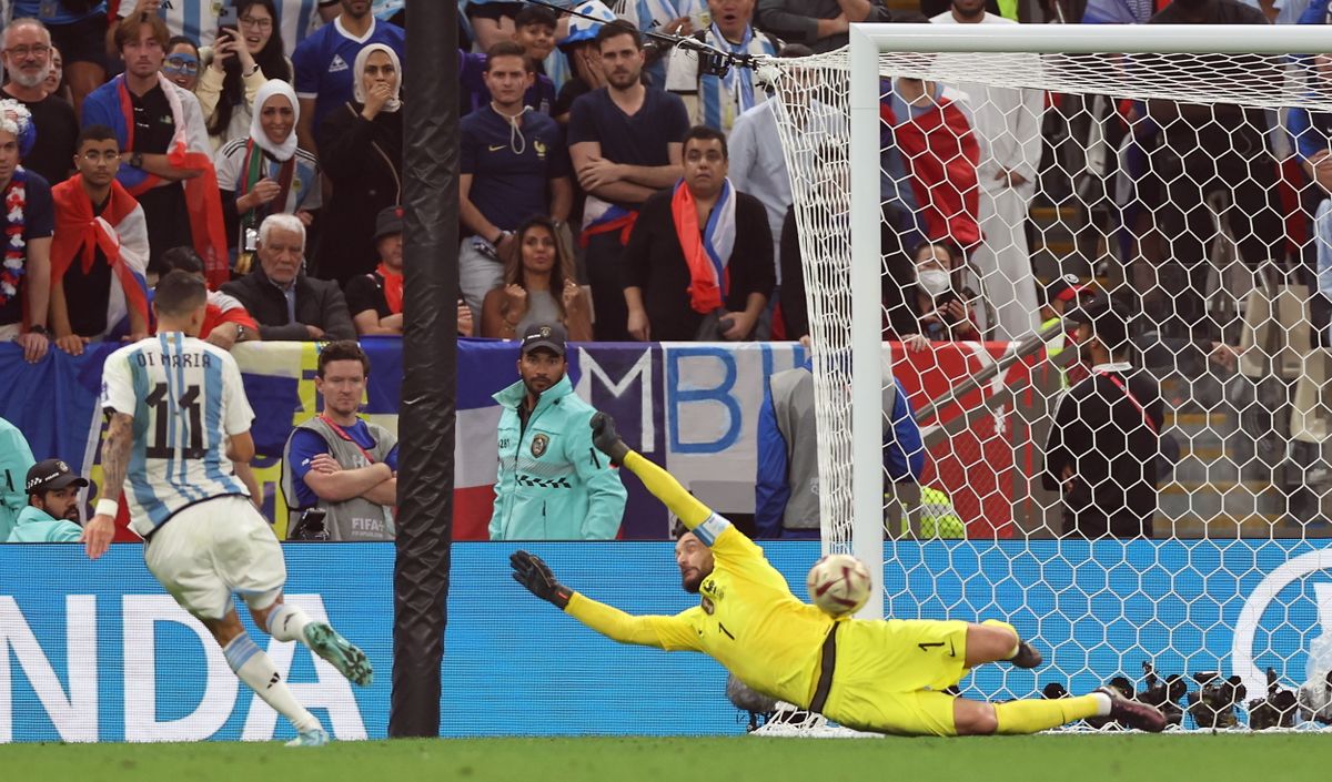 Di Maríát érdemes egy torna döntőjében pályára küldeni! Fotó: MTI/EPA/Tolga Bozoglu