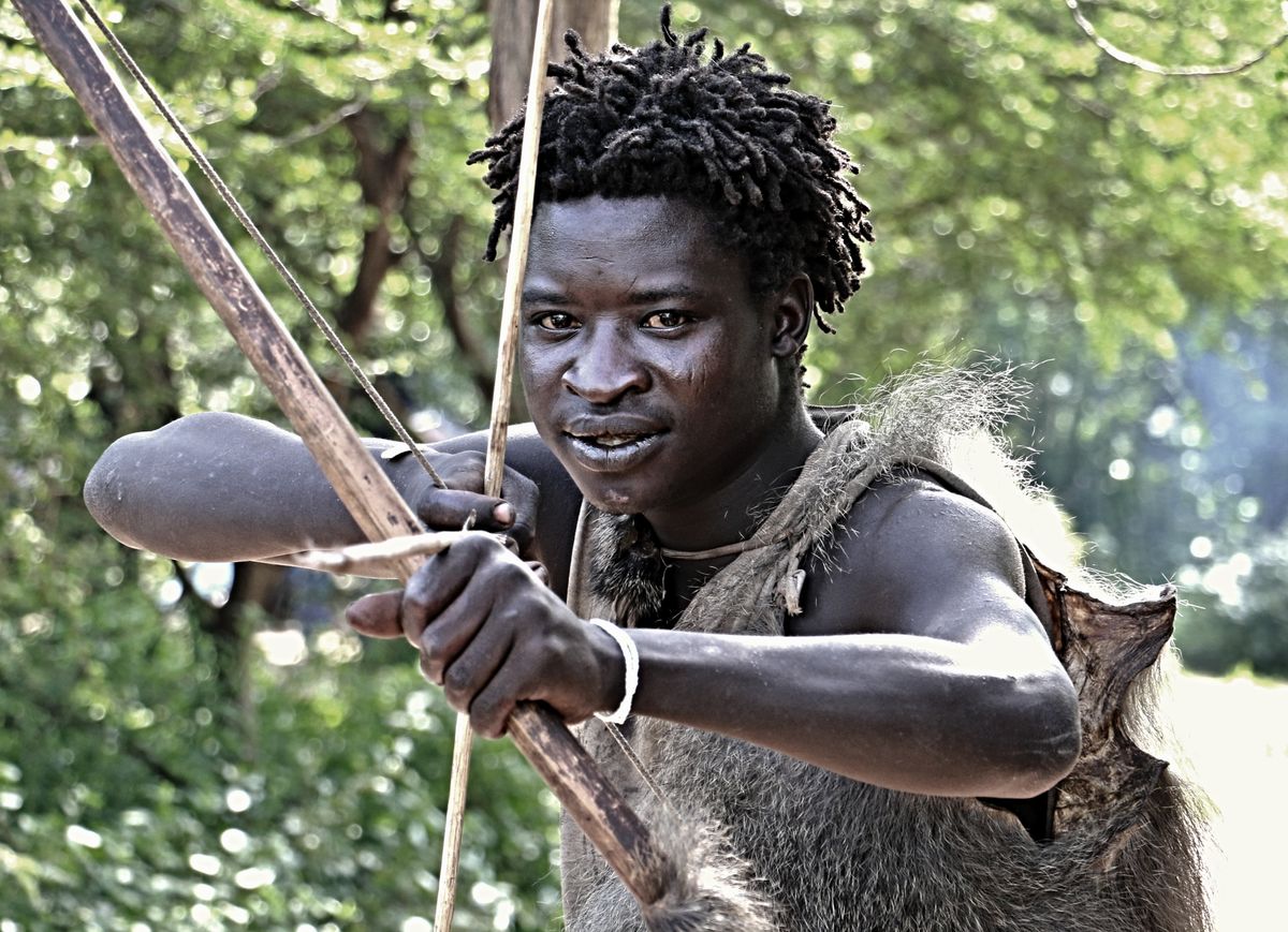 Wiliso, a hadza vadász, aki fiatal kora ellenére már most nagy tekintélynek örvend a törzsben
