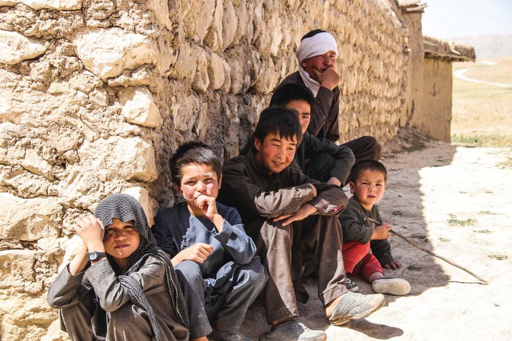 Afgán gyerekek Bámiján térségében. <br> Fotó: Shutterstock