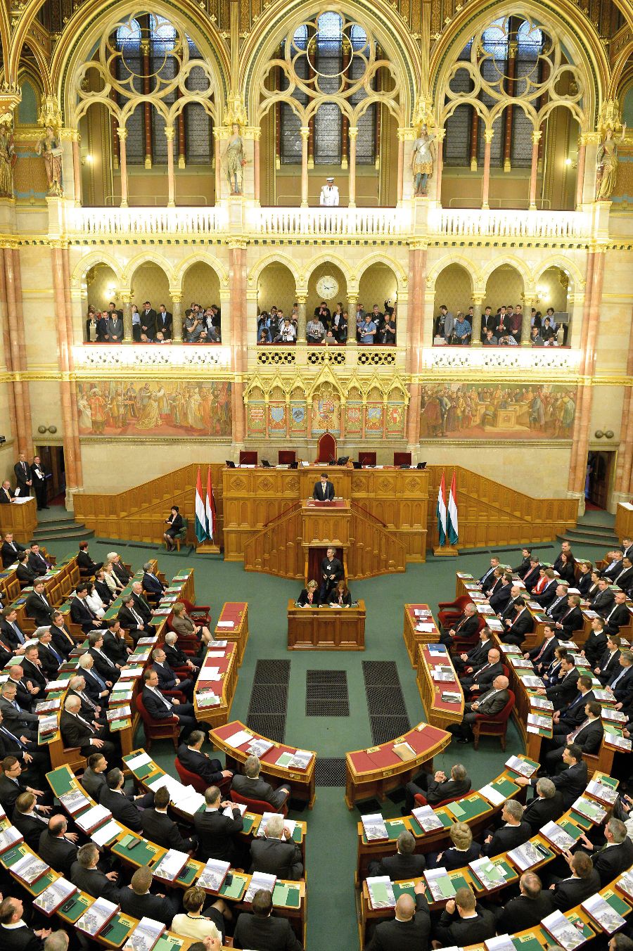 Áder János államfő beszél az immár 199 fős Országgyűlés alakuló ülésén 2014. május 6-án. <br> Fotó: MTI / Soós Lajos   