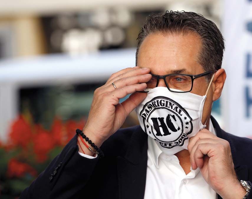 Heinz-Christian Strache tovább kapaszkodna a közéletbe. <br> Fotó: REUTERS / Leonhard Foeger