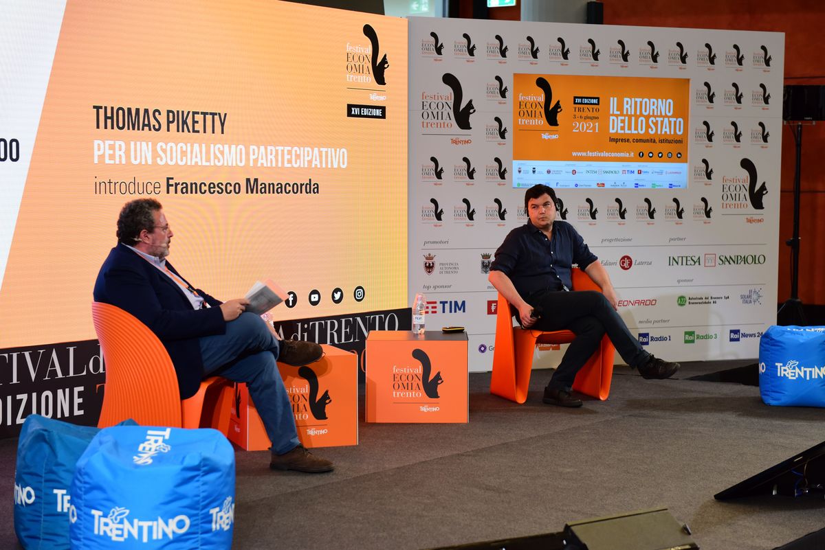 Thomas Piketty (j) a Festival dell'Economia di Trento 2021-es rendezvényén. (Fotó: Festival dell'Economia di Trento)