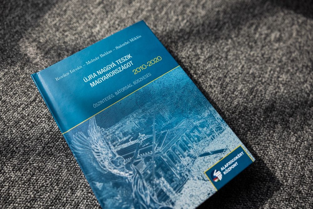 A kötet a döntések környezetét és az egyes területek átalakításának történetét is elmeséli (fotó: Földházi Árpád/Mandiner)