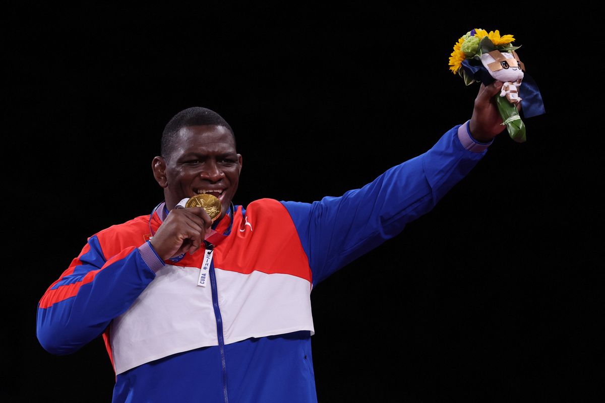 Mijaín López negyedszer pózolhatott az olimpiai aranyéremmel. Fotó: Jack Guez / AFP