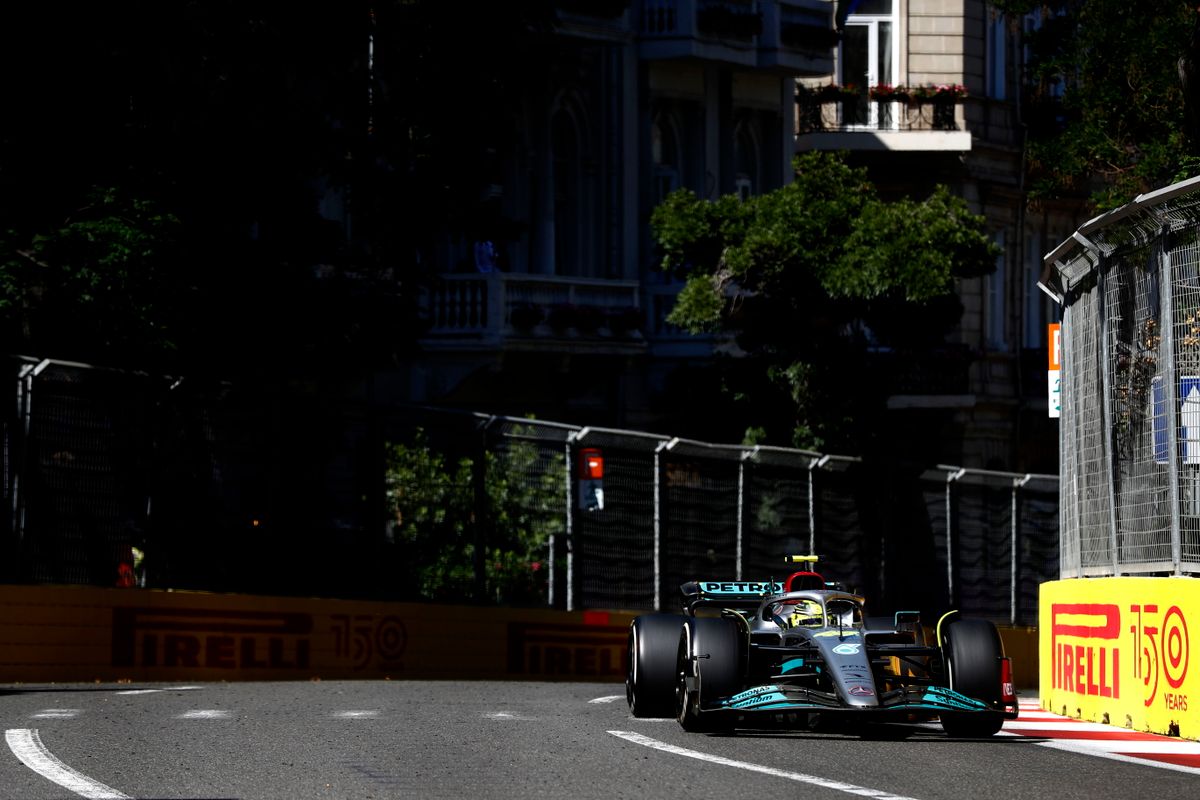 Lewis Hamilton a negyedik helyen végzett az Azeri Nagydíjon. Fotó: Carl Bingham/LAT Images/Pirelli