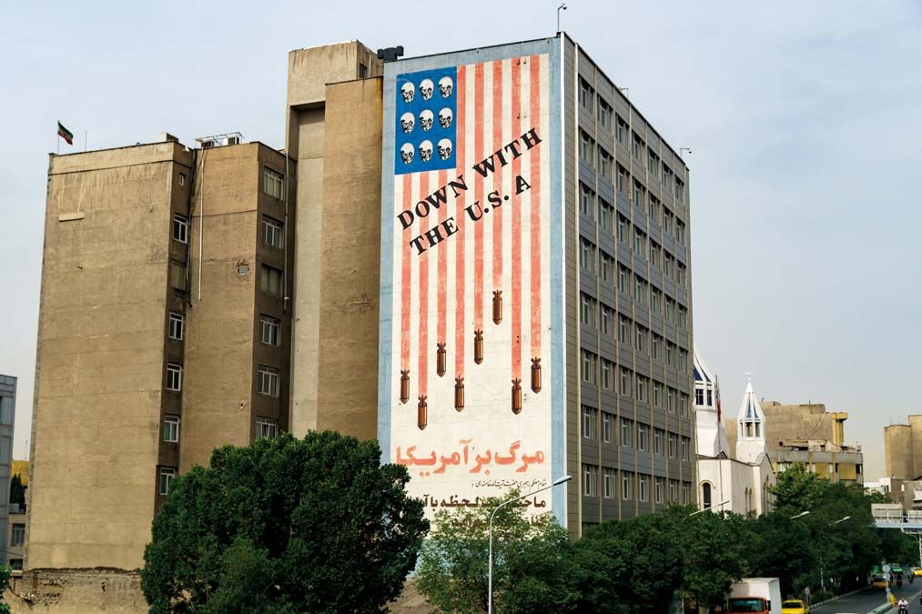 USA-ellenes falfestmény Teheránban: több mint negyven éve kitart a teokrácia. <br> Fotó: Shutterstock