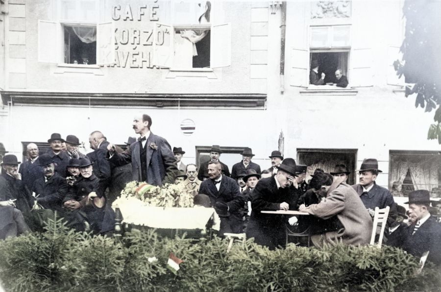 Bethlen István miniszterelnök beszéde az 1922-es nemzetgyűlési választási kampányban. <br> Fotó: Gettyimages / Bettmann