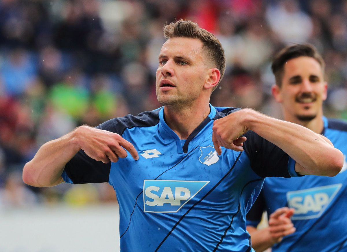 Szalai Ádám, a TSG 1899 Hoffenheim játékosa a Borussia Mönchengladbach ellen szerzett gólja után a 2017. április 15-i mérkőzésen Sinsheimban. Fotó: MTI/EPA/Armando Babani