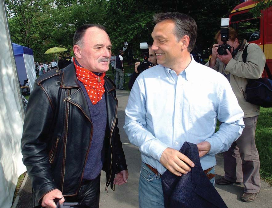 Nagy Feró és Orbán Viktor, a Fidesz elnöke a Tabánban rendezett koncerten 2008-ban <br> Fotó:MTI / Soós Lajos