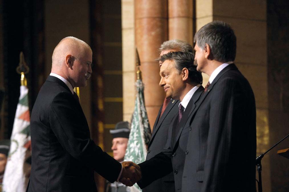 Csák János, miután átvette a Magyar Köztársasági Érdemrend középkeresztje polgári tagozata kitüntetést 2010-ben. <br> Fotó: MTI / Kovács Attila