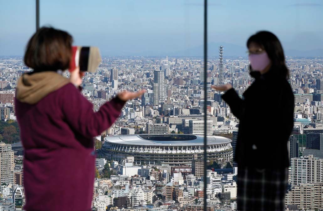 Az olimpiára megépített tokiói Japán Nemzeti Stadion látképe. <br> Fotó: MTI / EPA / Franck Robichon