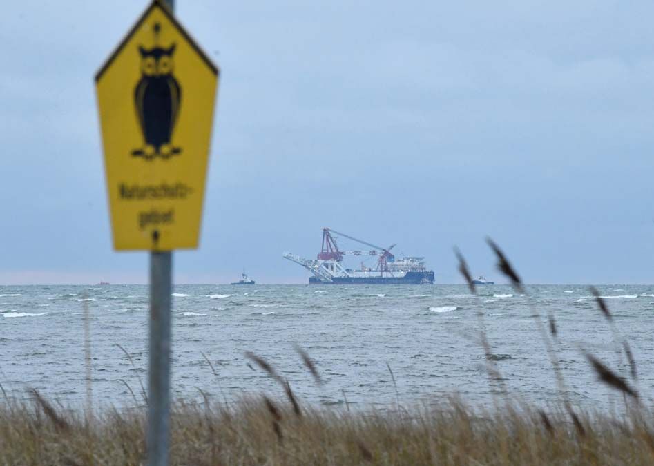 Mára német partoknál jár a Fortuna orosz vezetékfektető hajó. <br> Fotó: REUTERS / Annegret Hilse
