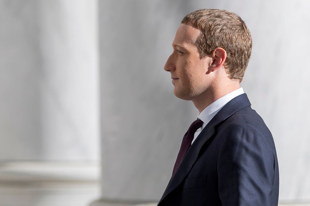 Mark Zuckerberg a pokol felé vezető úton Fotó: MTI/EPA/Erik S. Lesser