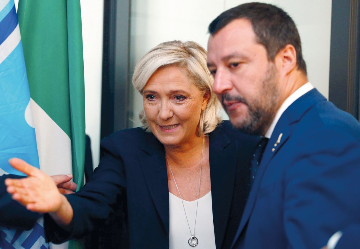 Marine Le Pen francia jobboldali pártvezér és Matteo Salvini volt olasz belügyminiszter.<br>FOTÓ: REUTERS / MAX ROSSI