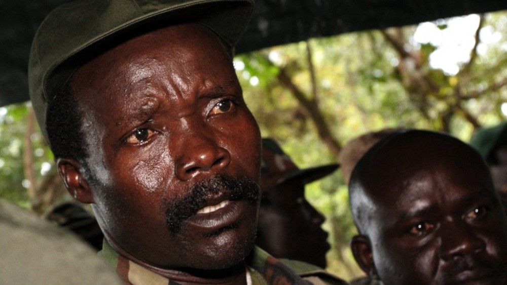 Joseph Kony sajtótájékoztatóján (AFP)