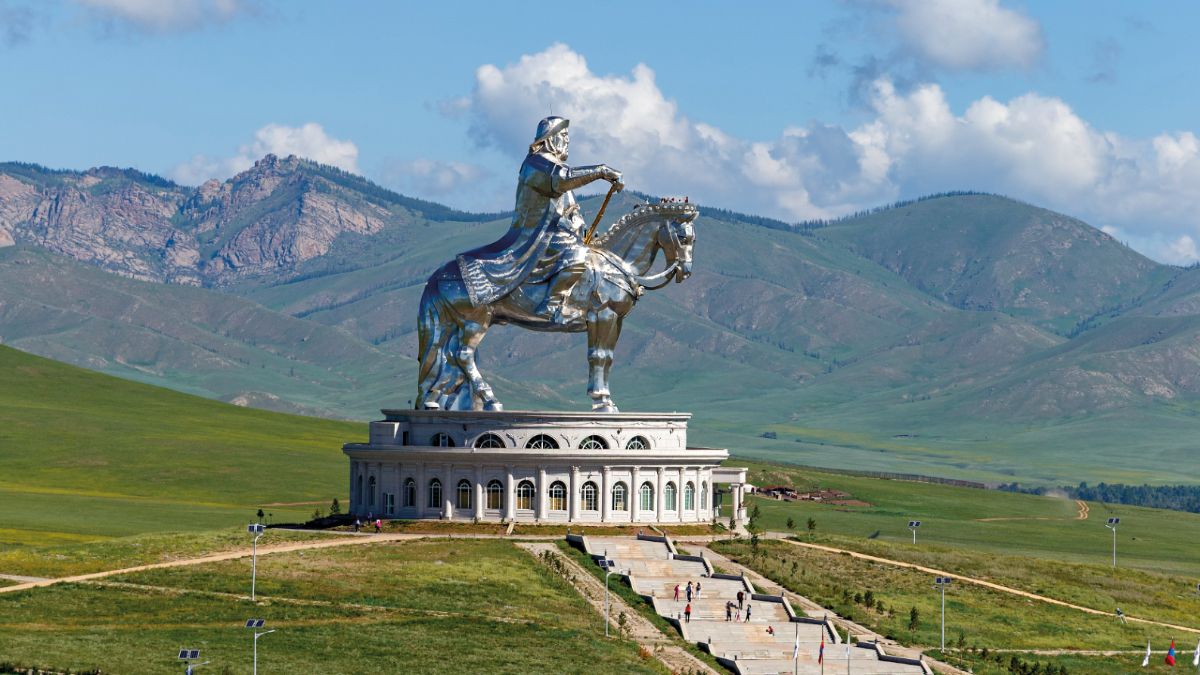 Dzsingisz kán szobra Ulánbátorban.<br>Fotó: Shutterstock