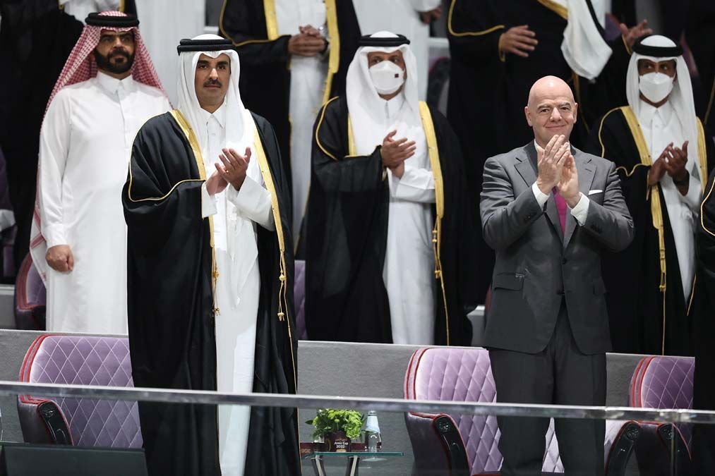 Tamim katari emír Gianni Infantino FIFA-elnökkel egy dohai kupameccsen 2022 márciusában <br> Fotó: AFP / KARIM JAAFAR