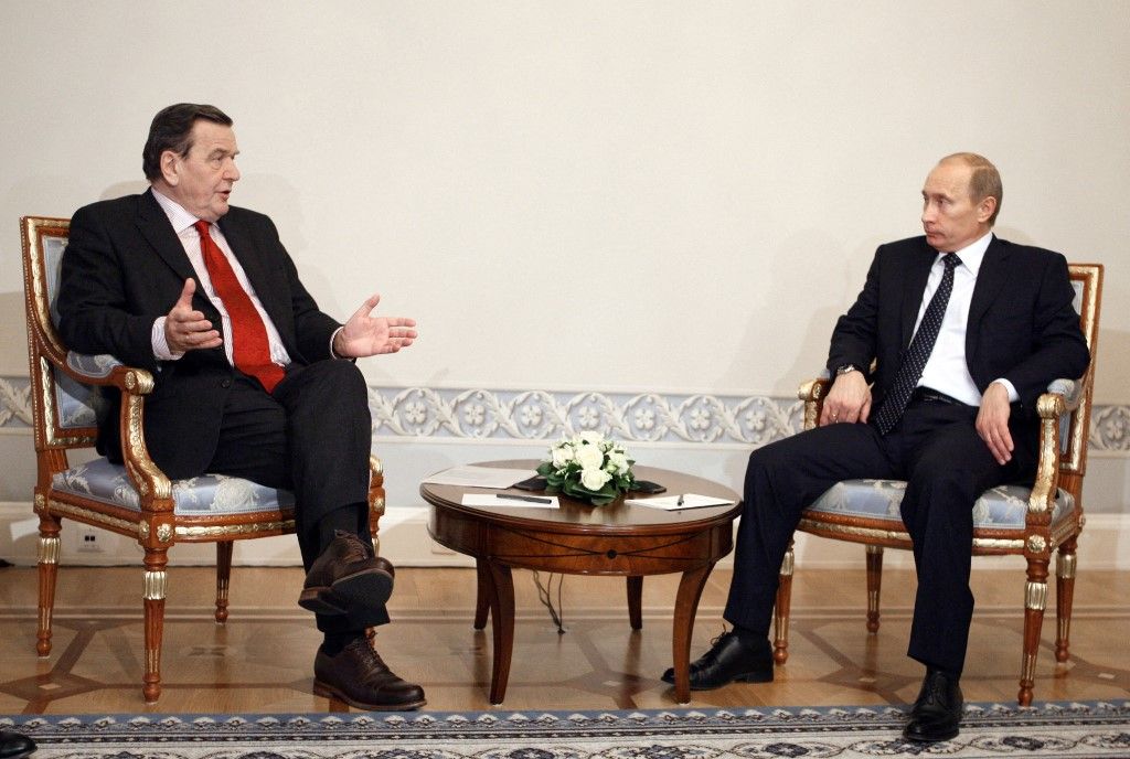 Jól megértik egymást: Gerhard Schröder és Vlagyimir Putyin. Fotó: ALEXEY DRUZHININ / POOL / AFP
