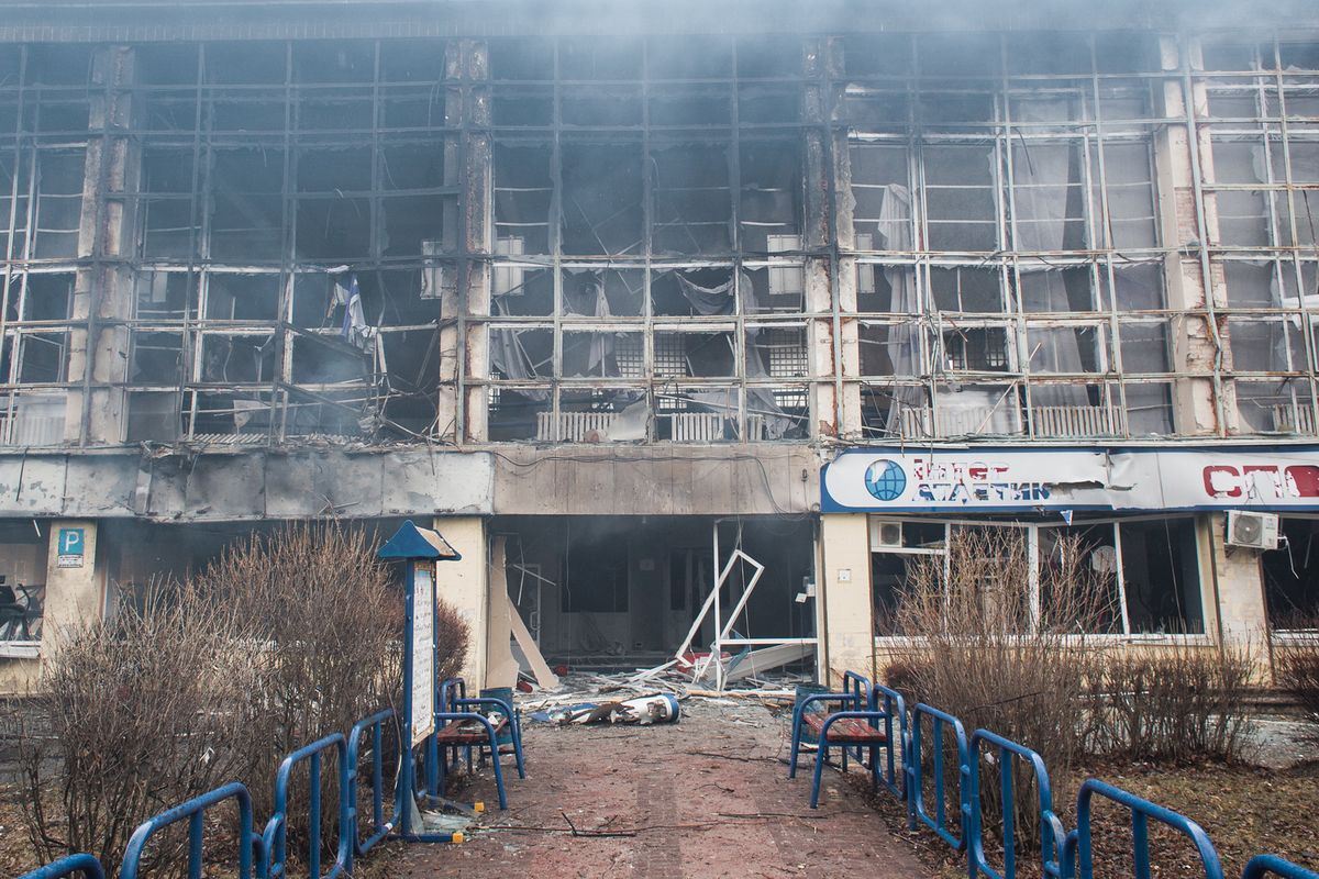 Rakétatámadásban megsérült épület a kijevi tévétoronynál. Fotó: Hölvényi Kristóf