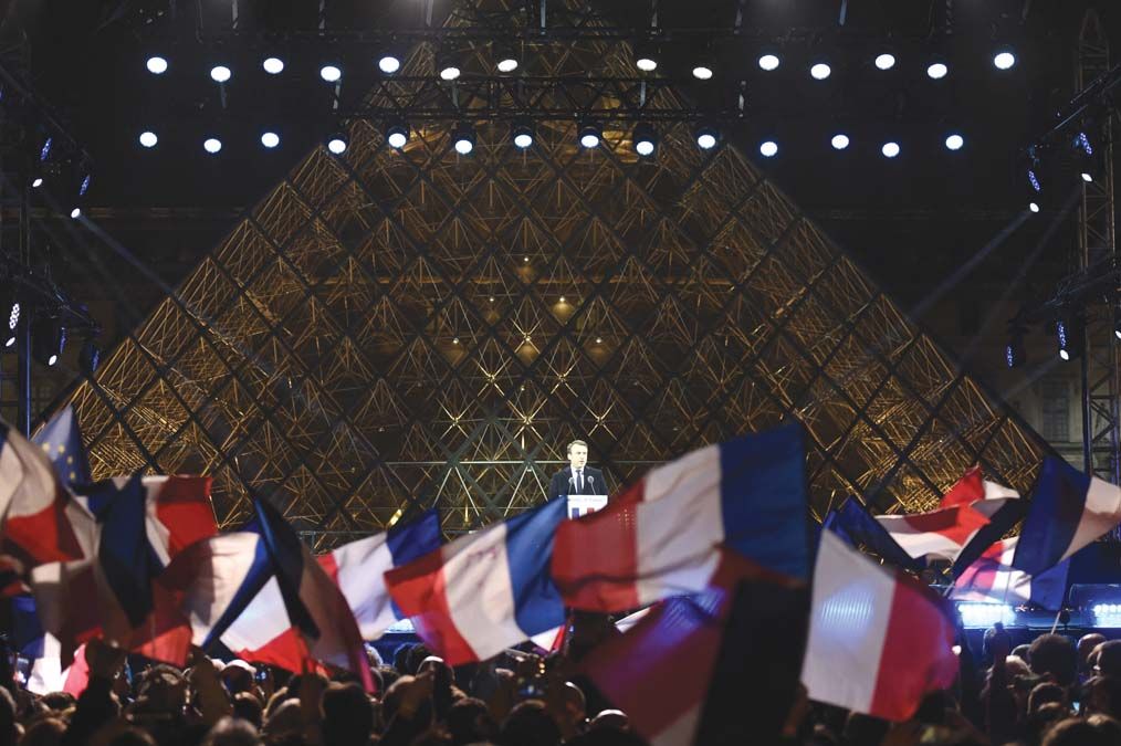 Emmanuel Macron elnökké választása utáni beszéde a Louvre piramisánál 2017-ben.<br>Fotó: AFP / Eric FEFERBERG