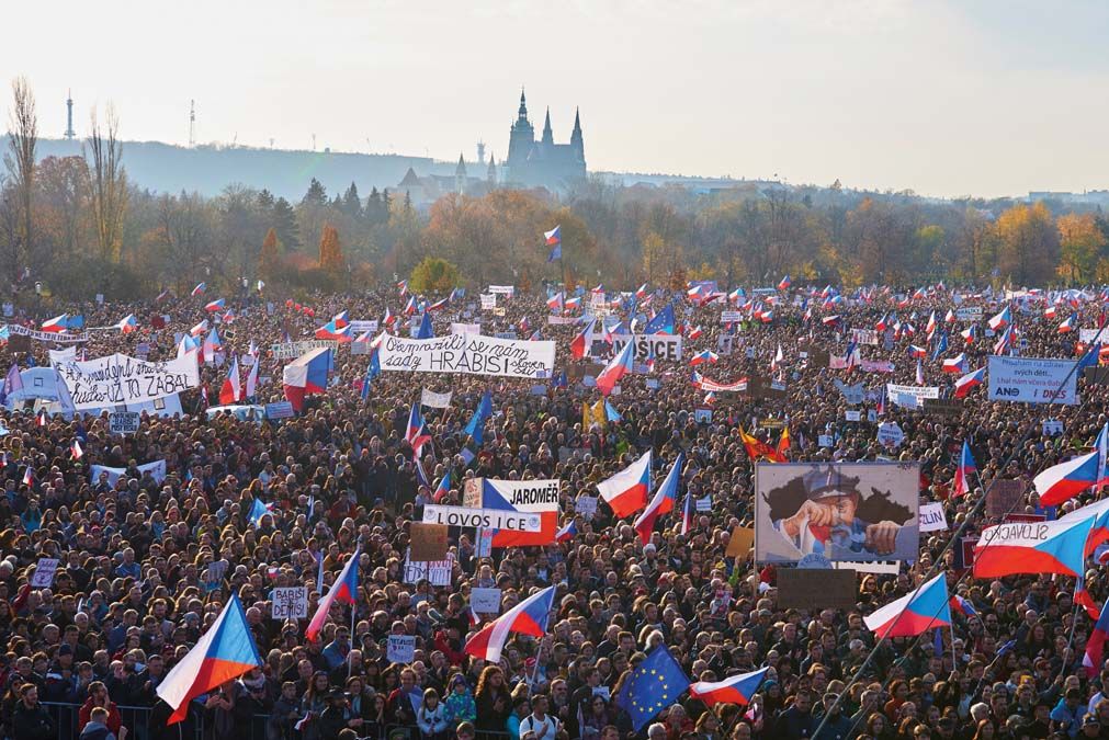Tüntetés Andrej Babiš ellen Prágában 2019-ben. <br> Fotó: Shutterstock
