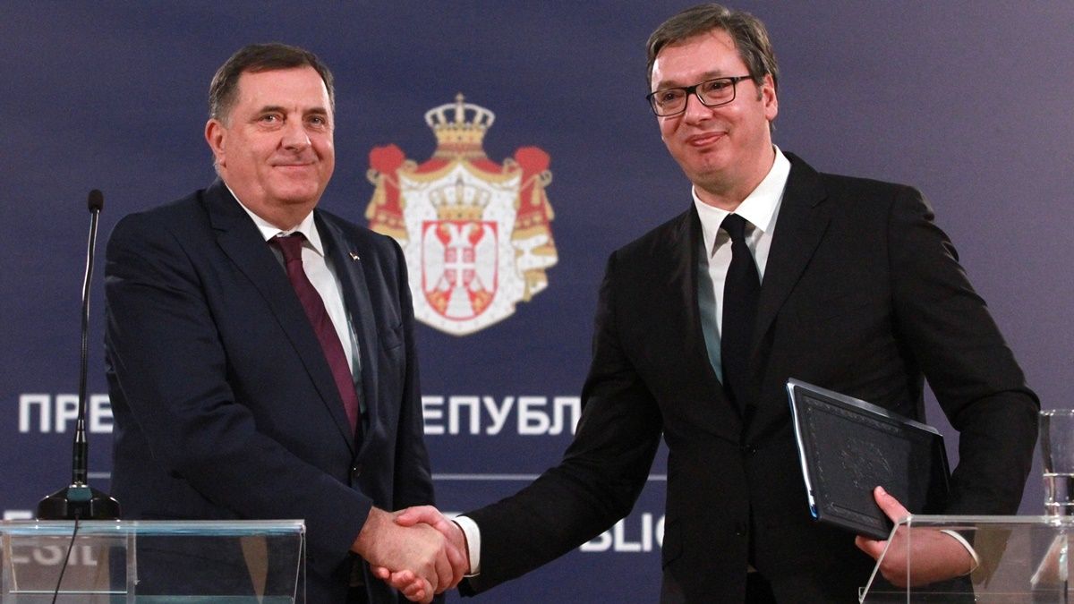 Milorad Dodik, a boszniai Szerb Köztársaság elnöke és Aleksandar Vucic szerb elnök MTI/EPA/Koca Sulejmanovic