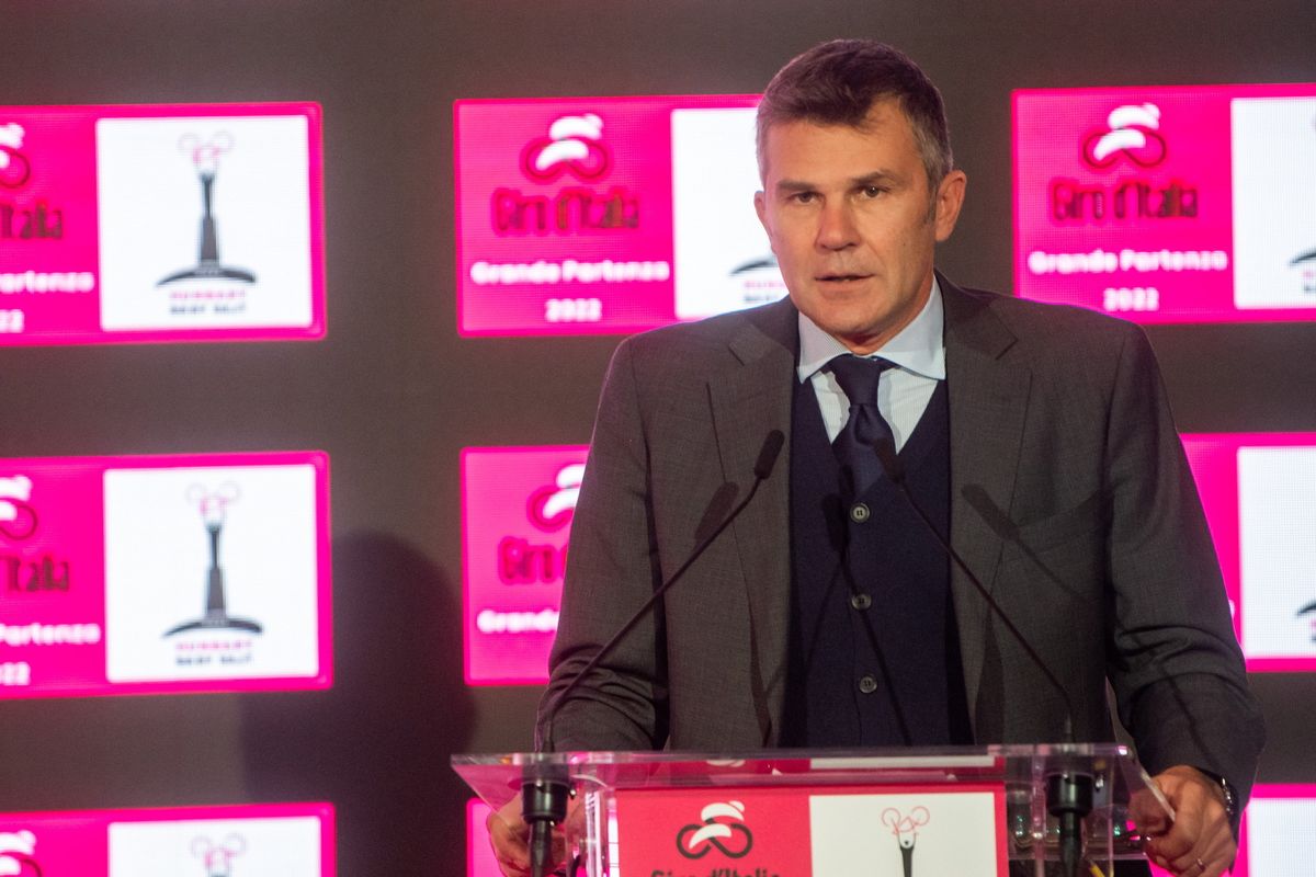 Paolo Bellino, az olasz körversenyt szervező RCS Sport igazgatója beszél a Giro d'Italia országúti kerékpárverseny magyarországi Nagy Rajtjának és a viadal első három szakaszának budapesti ismertetőjén 2021. november 3-án. MTI/Balogh Zoltán