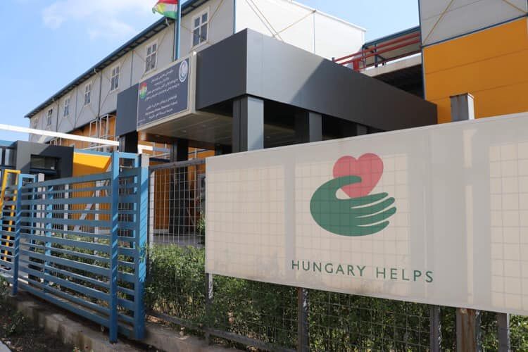 A Hungary Helps program támogatásával felújított iskola Irakban. Fotó: Facebook, Azbej Tristan hivatalos oldala.