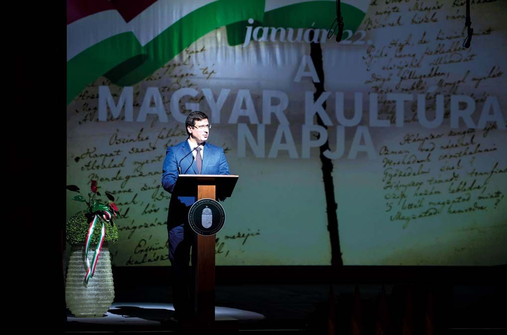 Gulyás Gergely beszédet mond a magyar kultúra napja alkalmából rendezett ünnepségen Dunaszerdahelyen január 22-én <br> Fotó: MTI  / Bodnár Boglárka