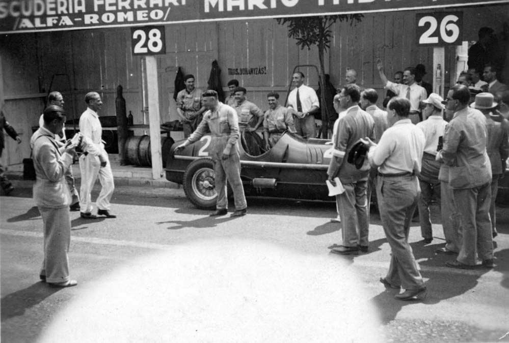 A nyertes Alfa Romeo csapat a Népligetben 1936-ban. <br> Fotó: Fortepan / Jakucs János